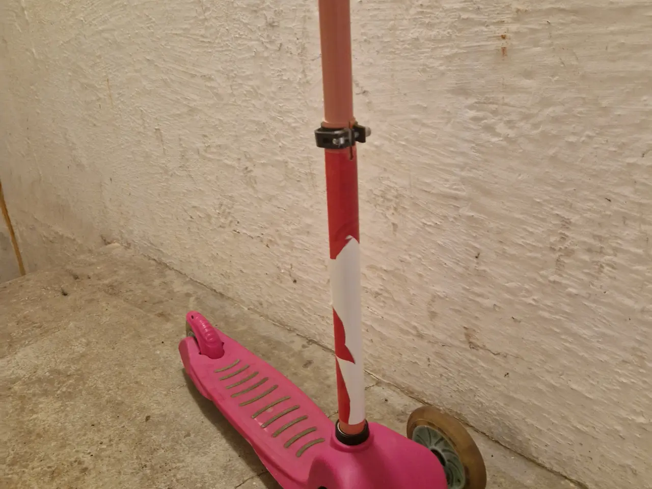 Billede 1 - Trehjulet løbehjul pink