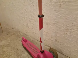 Trehjulet løbehjul pink