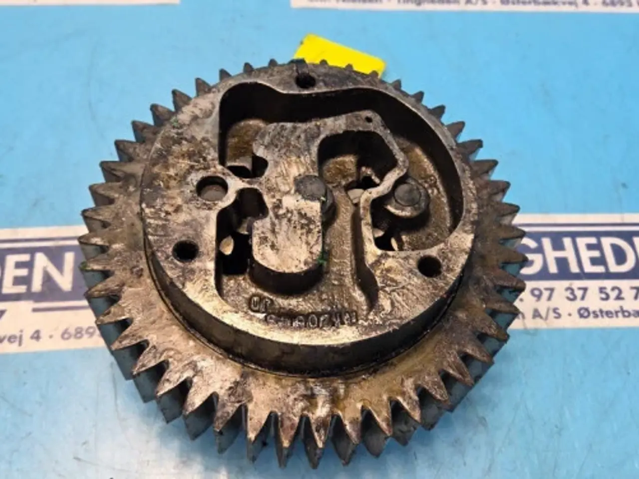 Billede 11 - John Deere 6125HZ001 Oliepumpe RE502752