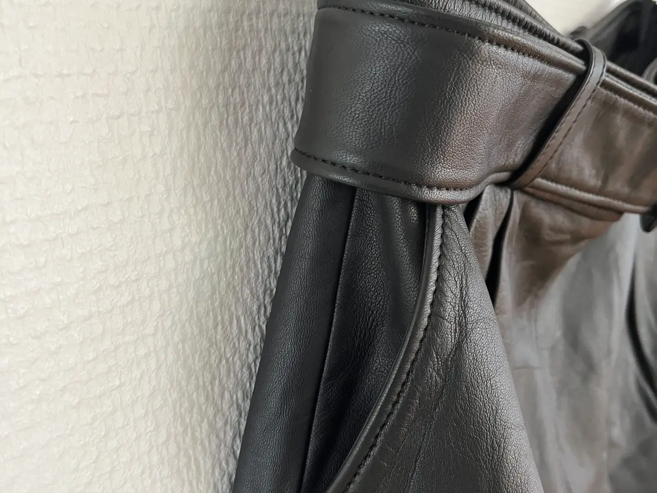 Billede 2 - Sort læder nederdel Massimo Dutti str M