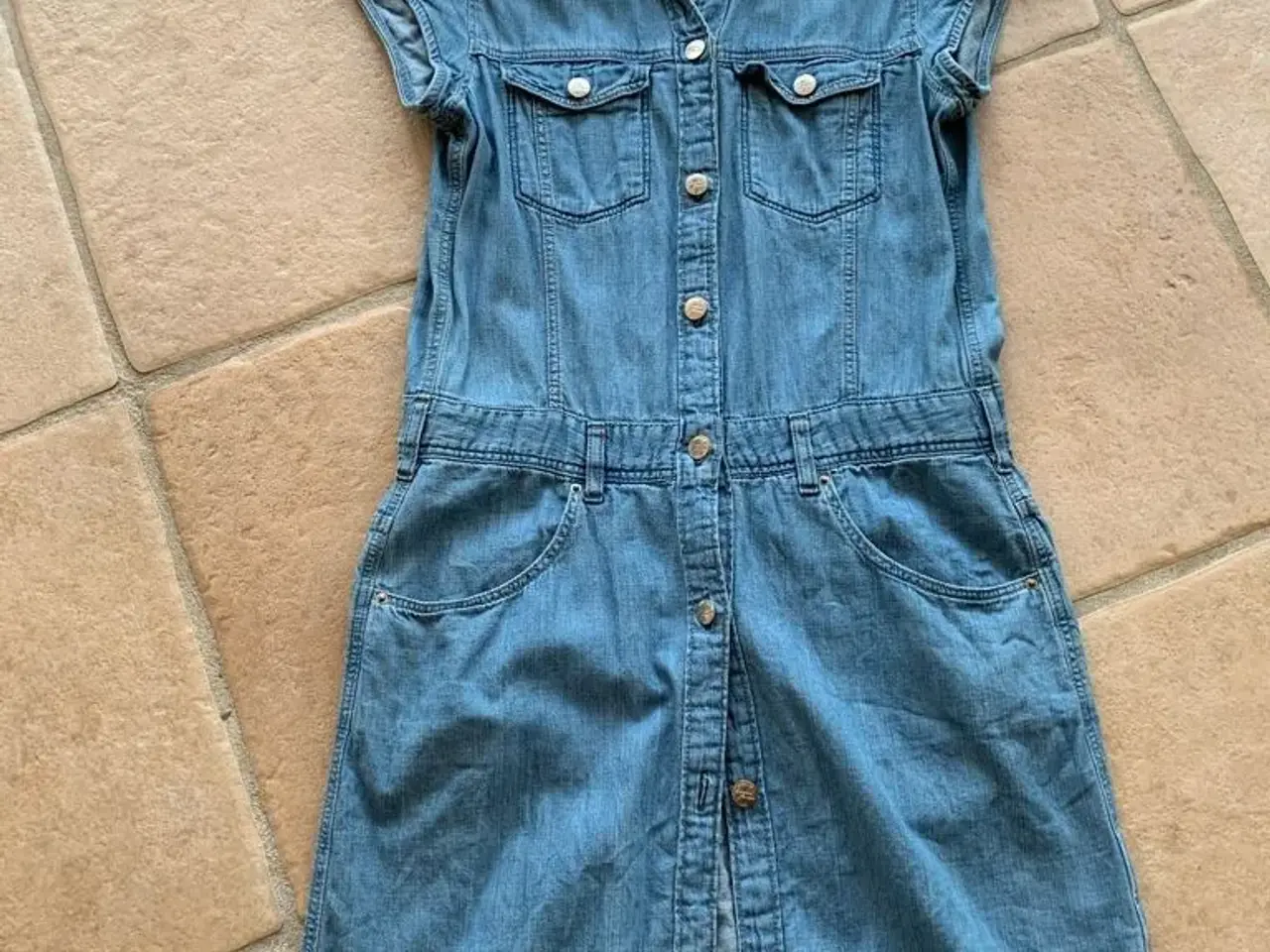 Billede 1 - H&M kjole i denim str. 170