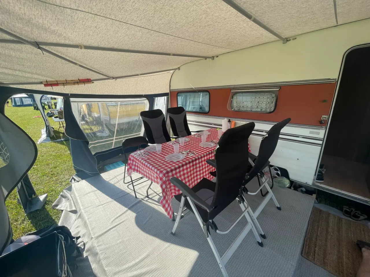 Billede 6 - Nyrenoveret Campingvogn