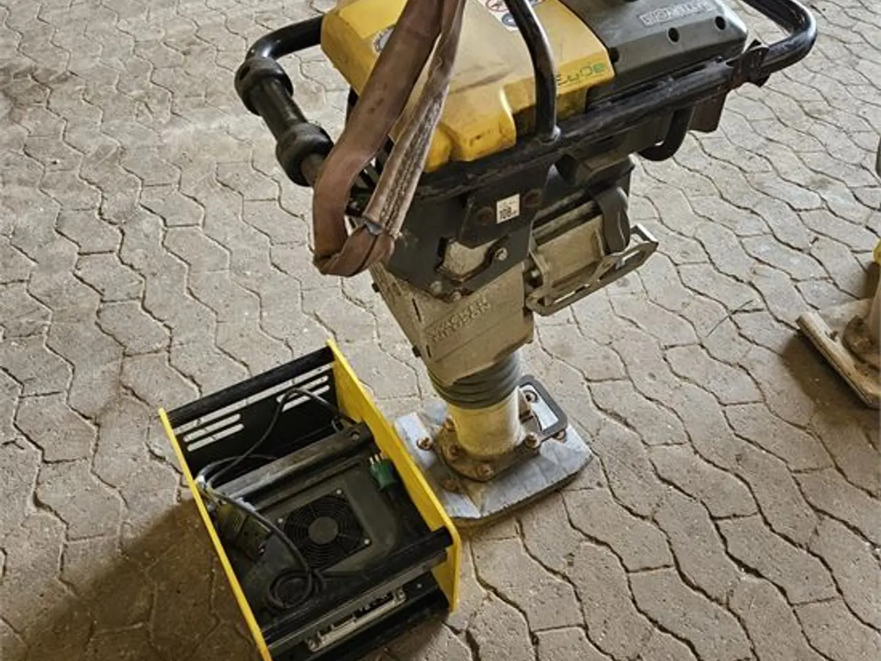 Billede 5 - Wacker Neuson AS60e - 71 kg - Elektrisk vibrationsstamper / Electric vibratory rammer with charger