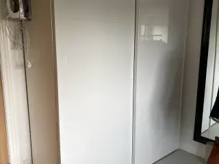 FINT SOM NYT KLÆDESKAB