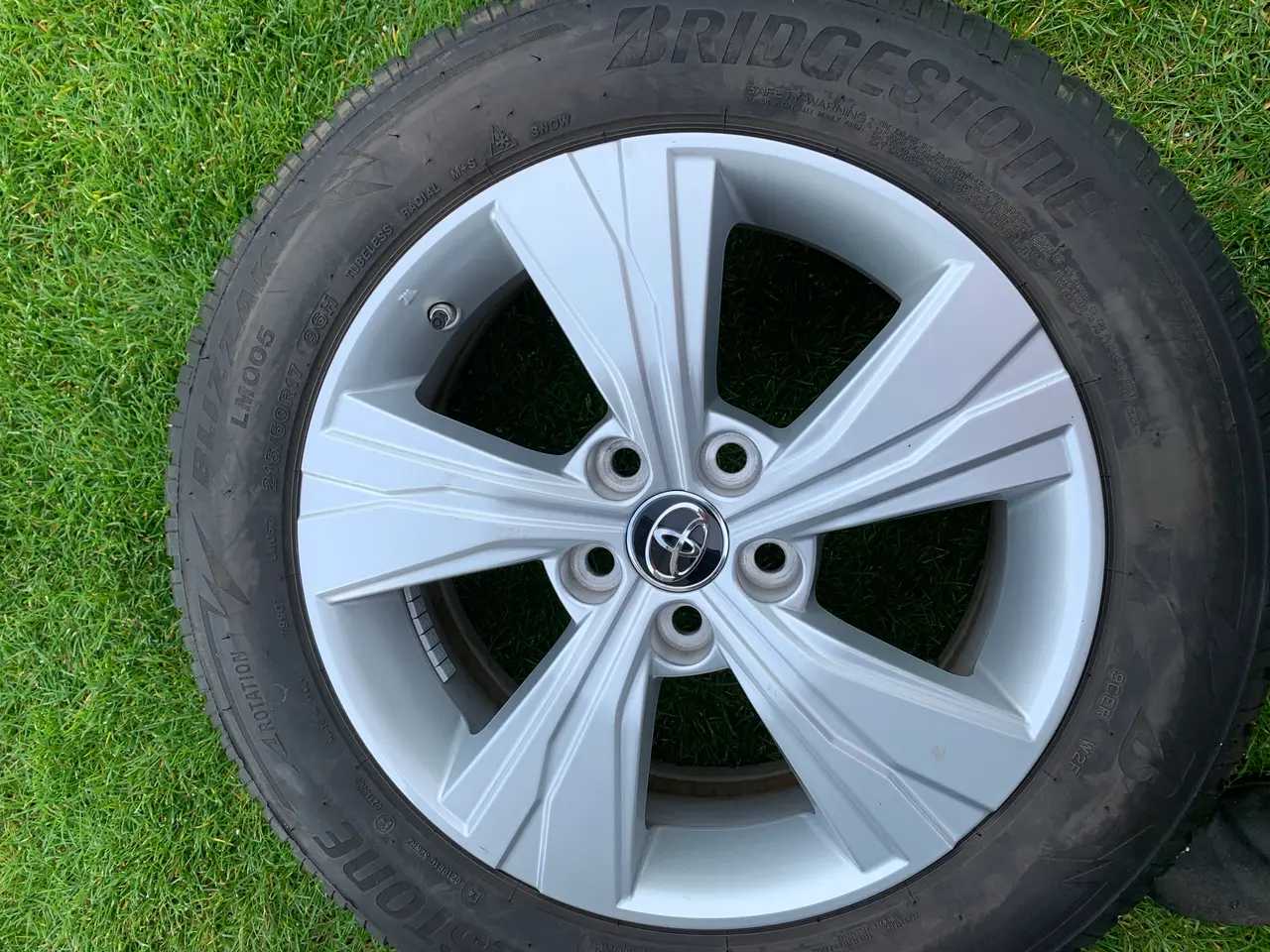 Billede 2 - Originale vinterhjul Corolla Cross 215/60x17 96H