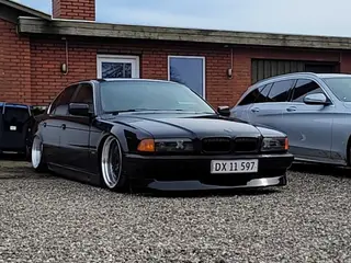 BMW E38 740I