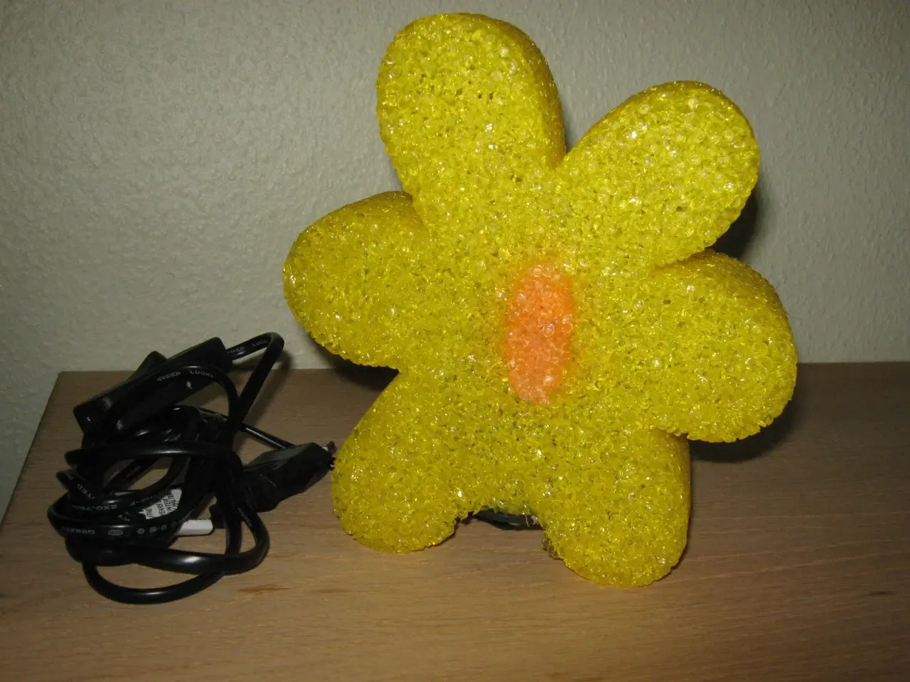 Billede 1 - Bordlampe - gul blomst