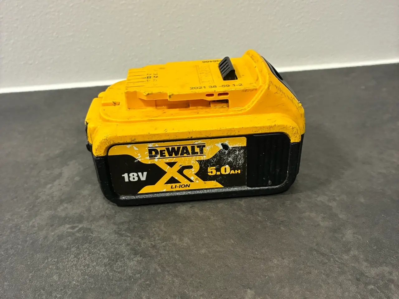 Billede 2 - DeWalt 18V XR 5,0 Ah Batteri