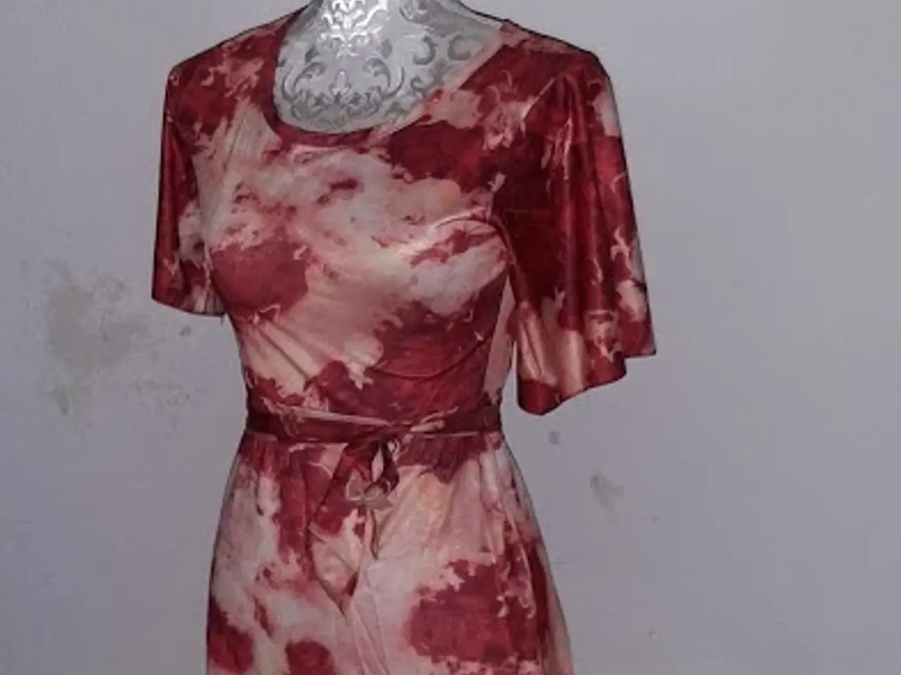Billede 5 - kjole med rose print / Størrelse :M