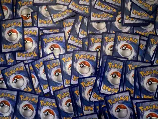500 forskellige Pokemon kort