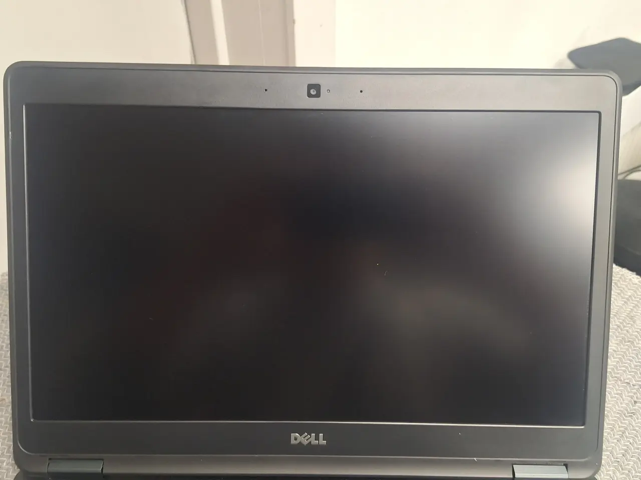 Billede 3 - Dell Latitude 5450 – solid laptop til arbejde