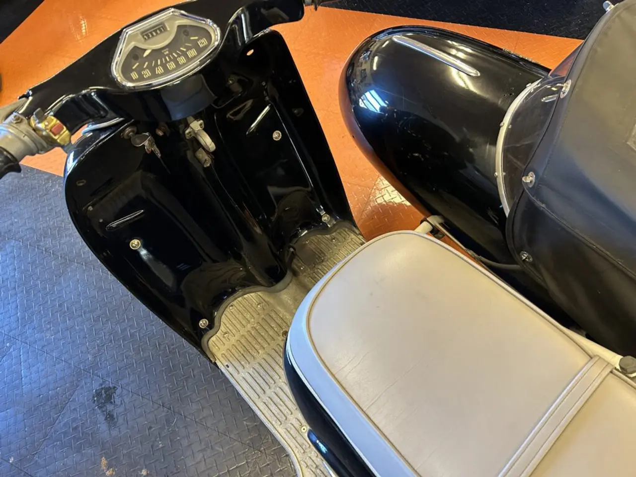 Billede 5 - Heinkel Tourist 200 med sidevogn nysynet