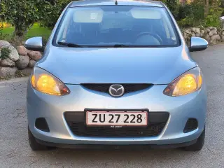Ny synet Mazda 2 1,3 sælges byd