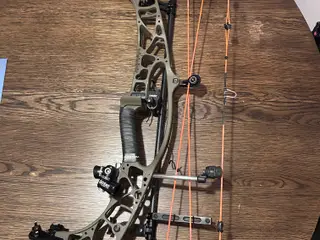 Hoyt Alpha AX 32