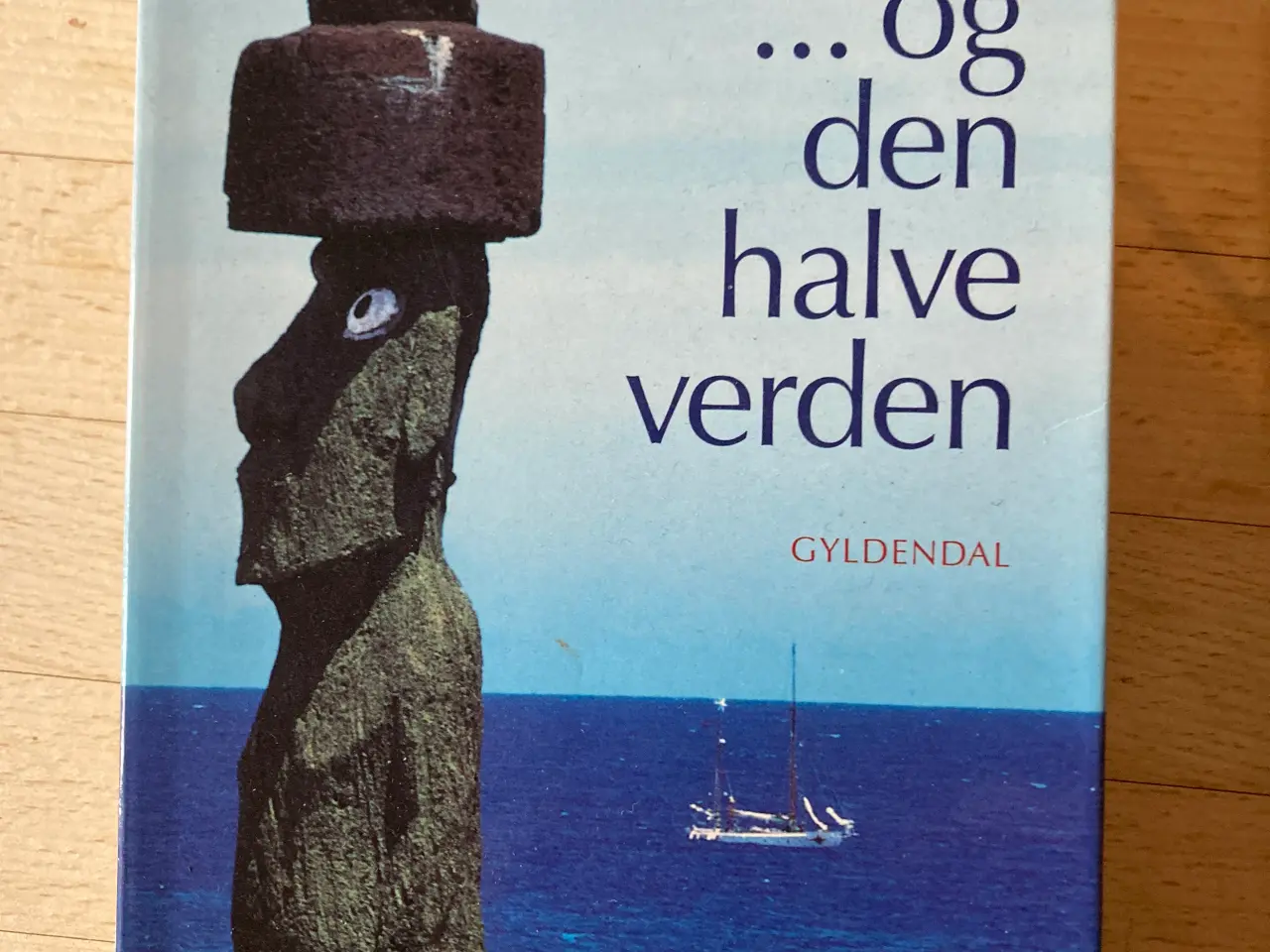 Billede 1 - Og den halve verden, Troels Kløvedal