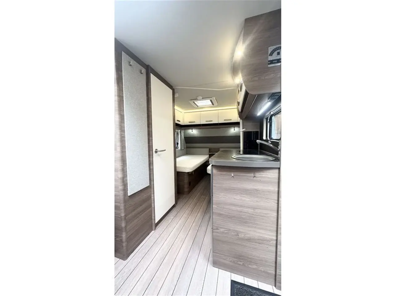 Billede 10 - 2021 - Knaus Sport 500 EU Silver Selection Enkeltsenge-Lamel-Gulvtemp.-Mover-Telt