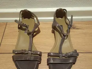 Fine damesandaler med Velcro, Ecco, Str. 36.