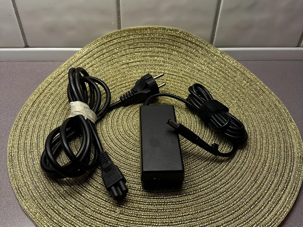 Billede 1 - HP computer oplader 65 Watt AC adapter