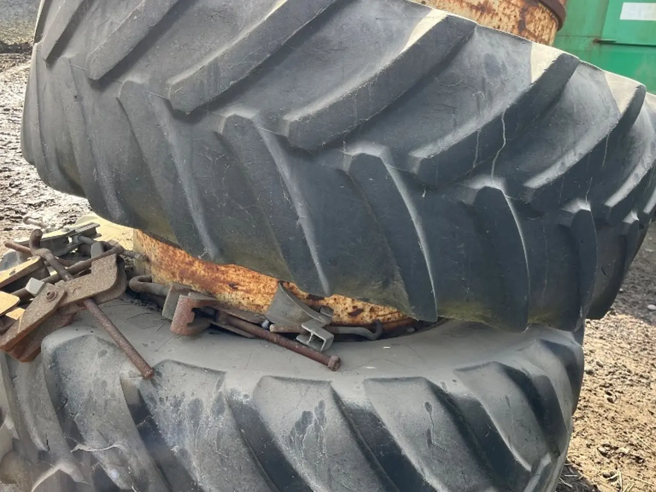 Billede 1 - Traktor dæk /tvilling montering 600/65 R 38