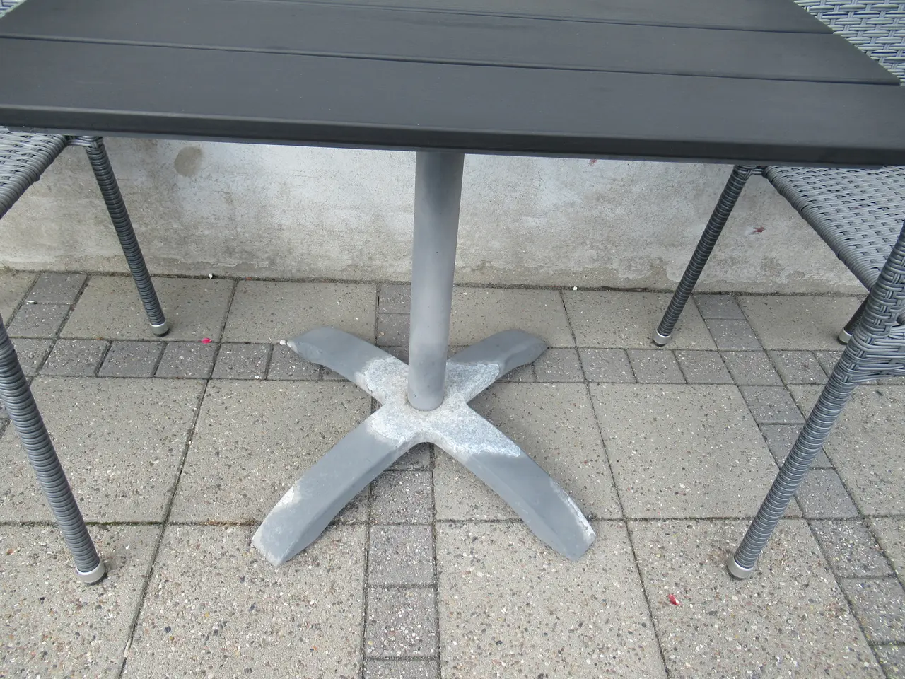 Billede 2 - Cafebord og 2 stole 