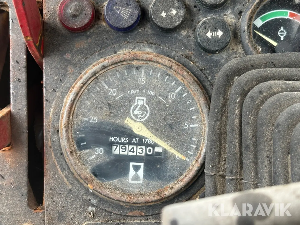 Billede 12 - Veterantraktor Volvo 650 med frontlæsser