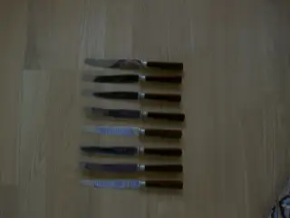 Knive med benskaft