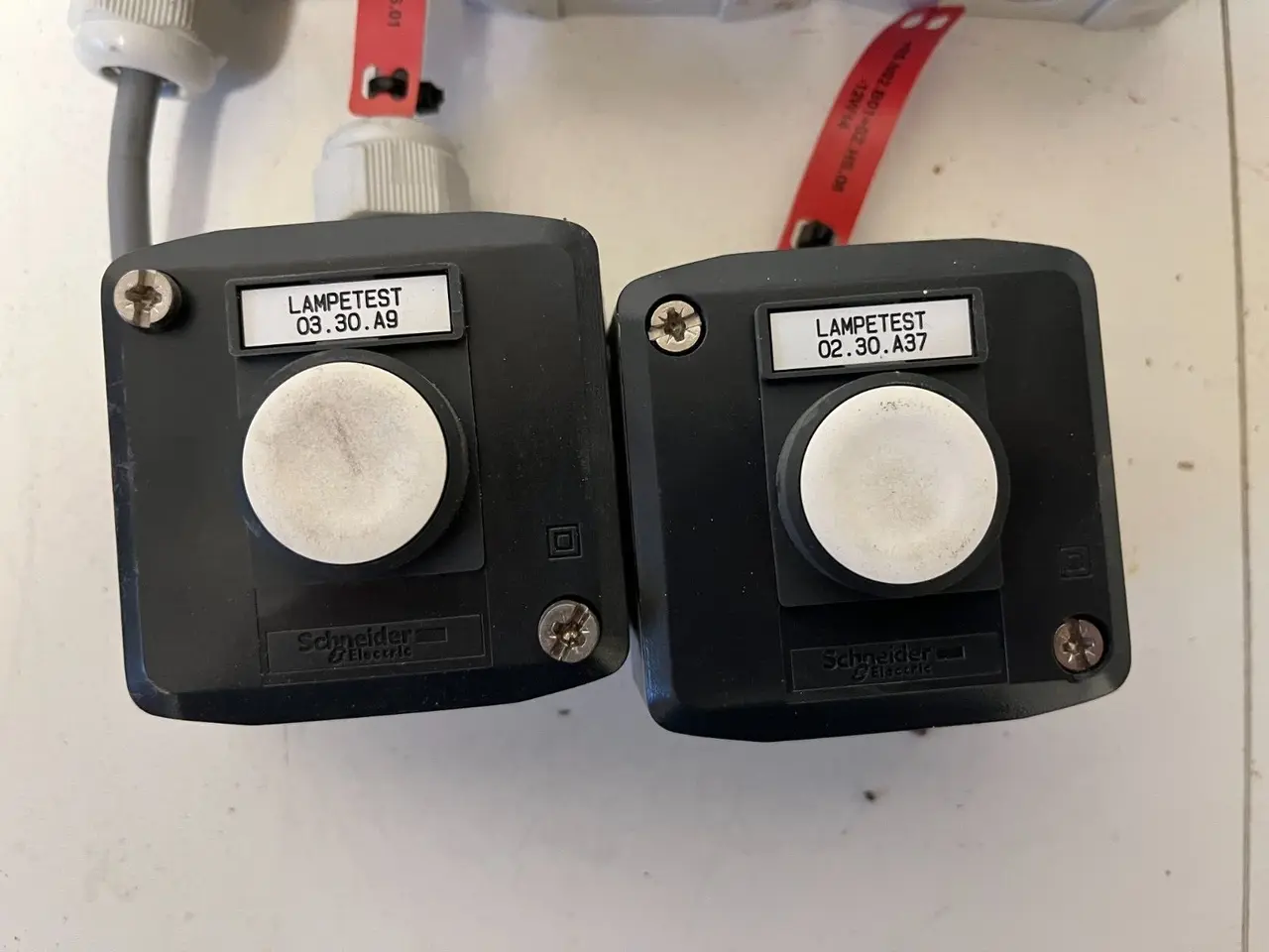 Billede 2 - 5x Schneider Electric Push Button Switches & kabel
