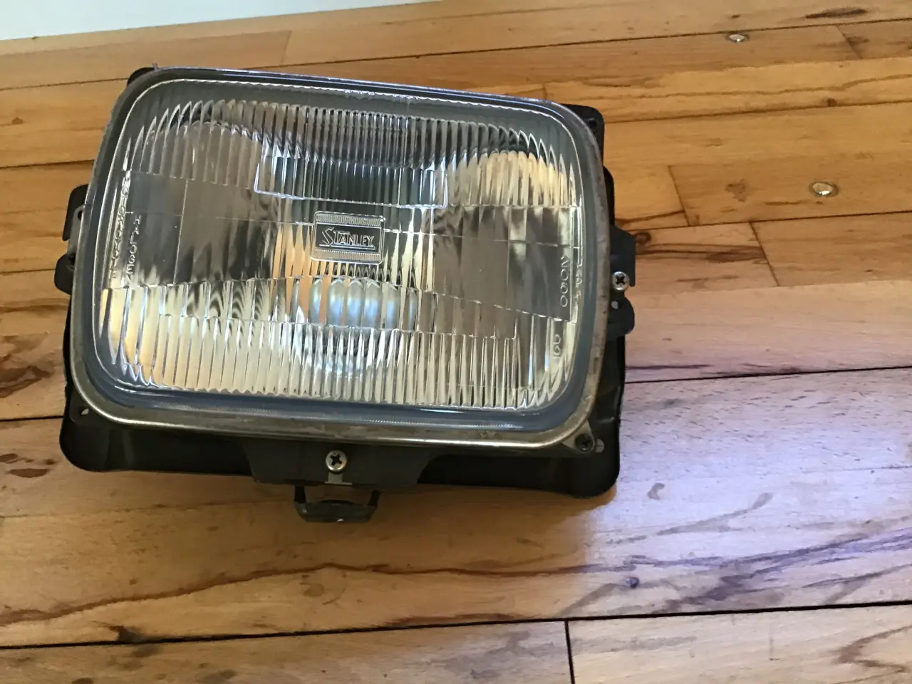 Billede 1 - Honda VF 750 ny forlygte