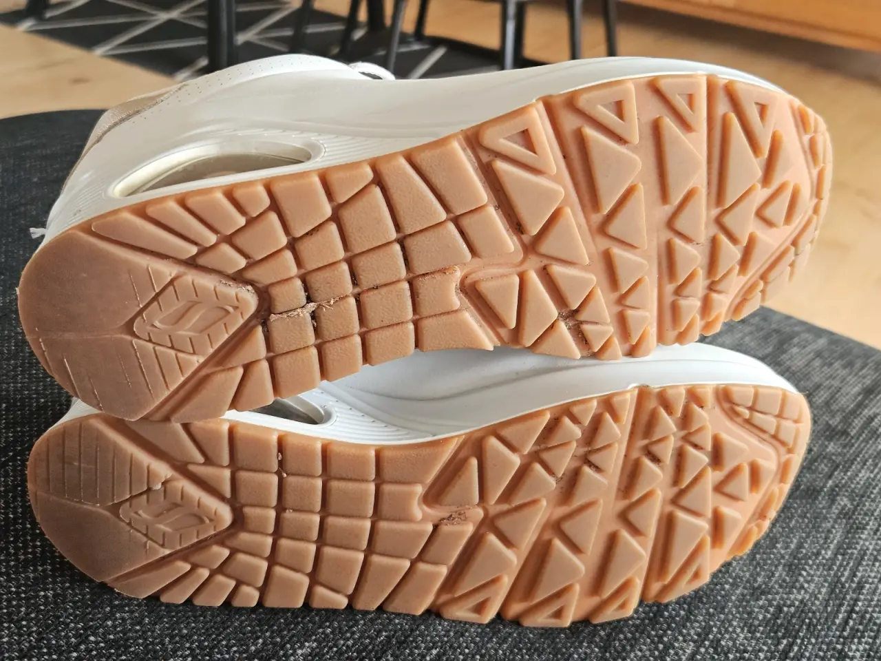 Billede 7 - Hvide sneakers fra skechers