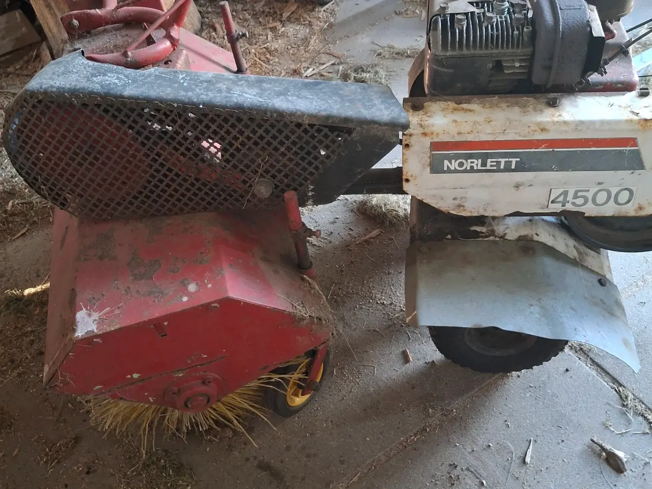 Billede 3 - Nordlett 4500 fejemaskine 5 Hk motor