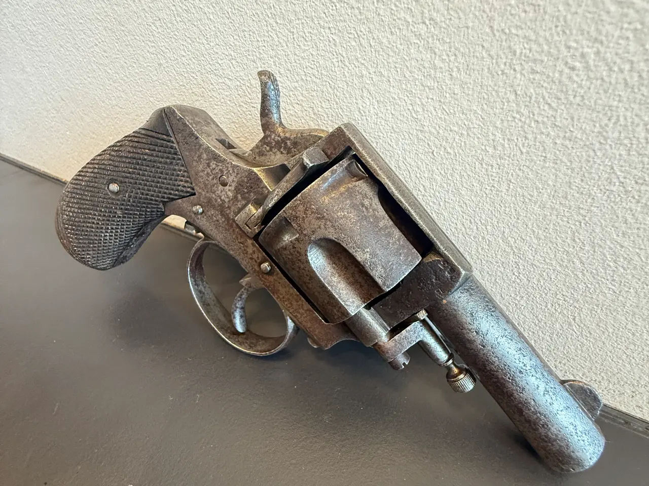 Billede 2 - Belgisk Bulldog revolver ca. 1880 – defekt – kræve