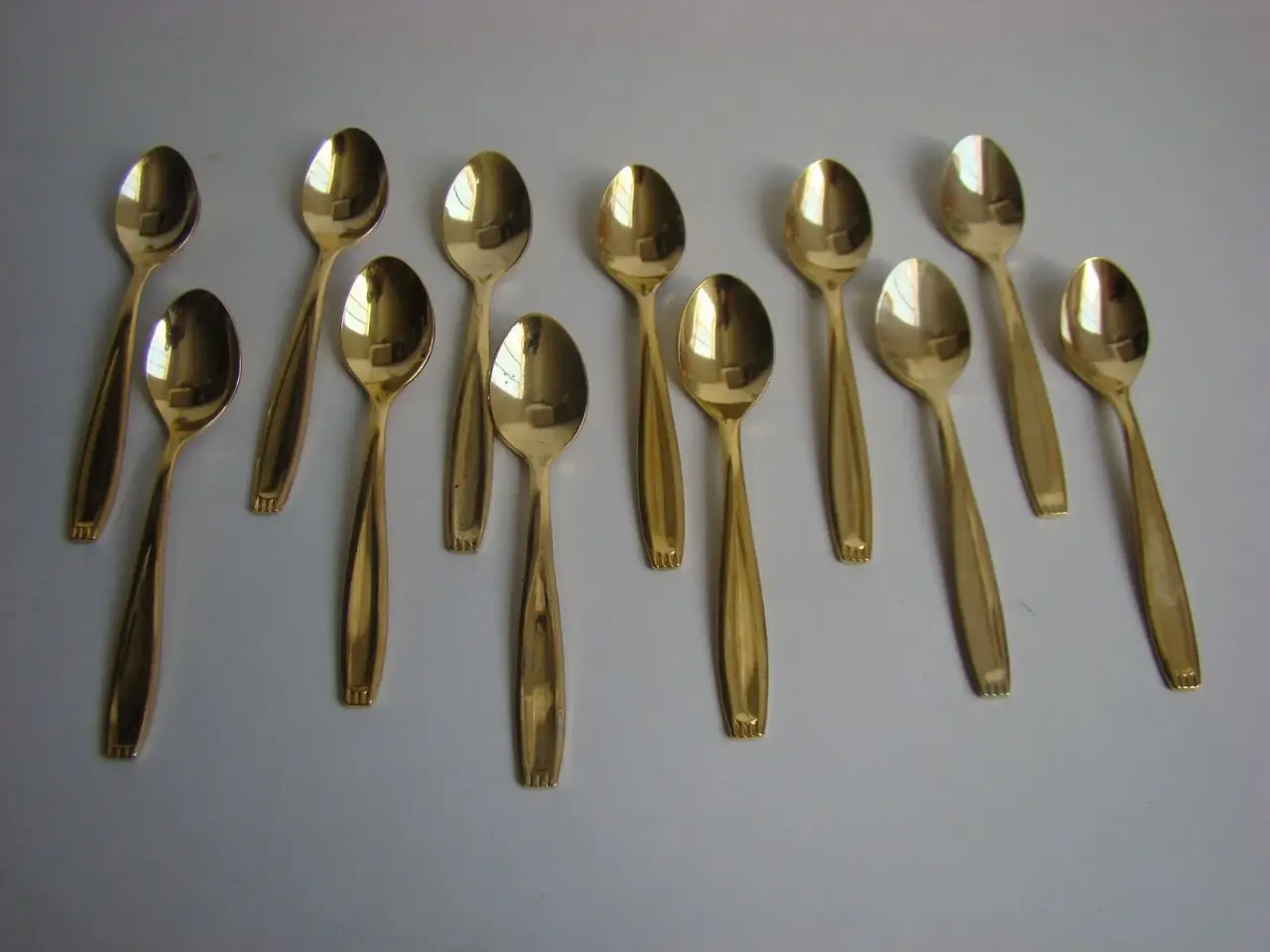 Billede 1 - Teskeer stemplet 23 Karat Goldplated