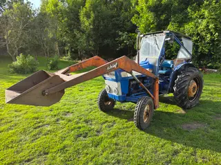 Ford 3000 med frontlæsser