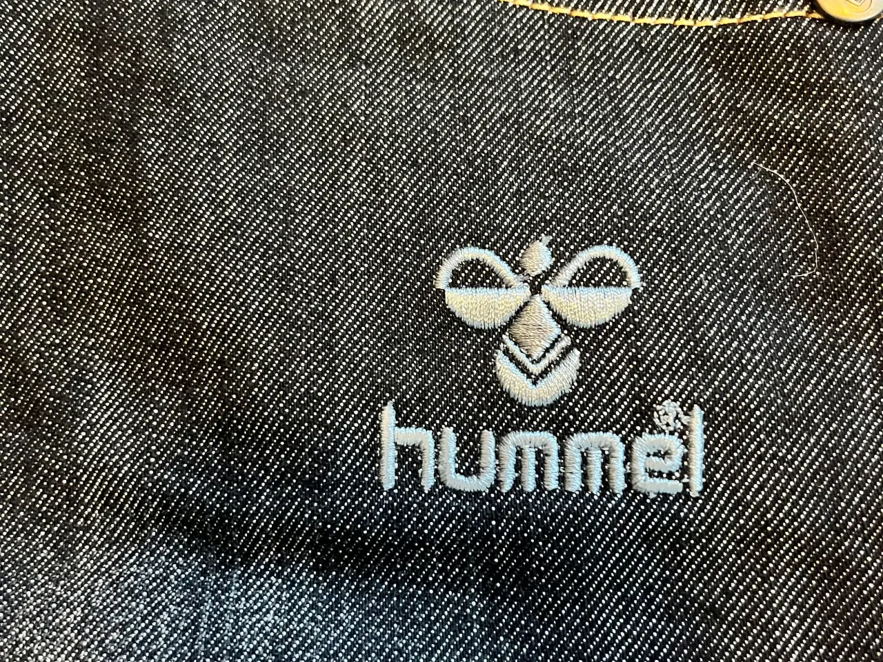 Billede 4 - Cowboybukser fra Hummel. 