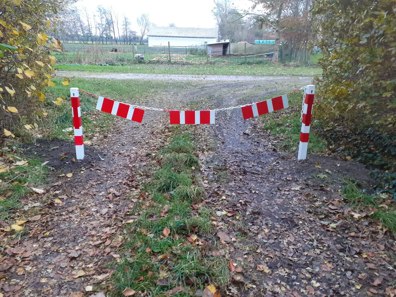 Billede 1 - Godkendt vejspærring til lille vej eller indkørsel