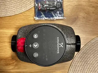 Grundfos Cirkulationspumpe ALPHA2 25-40