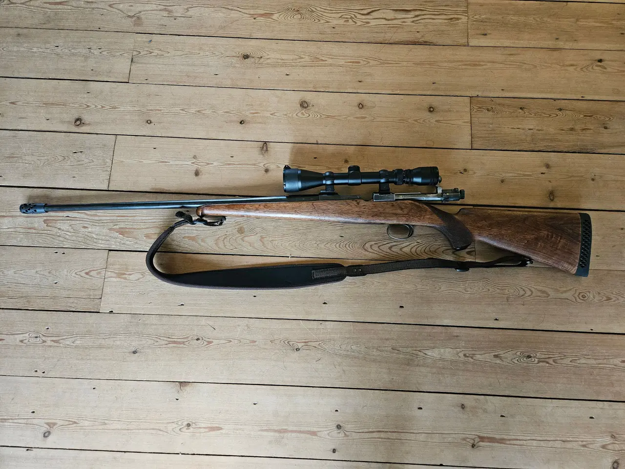 Billede 1 - Stiga jagtriffel .30-06 med kikkert