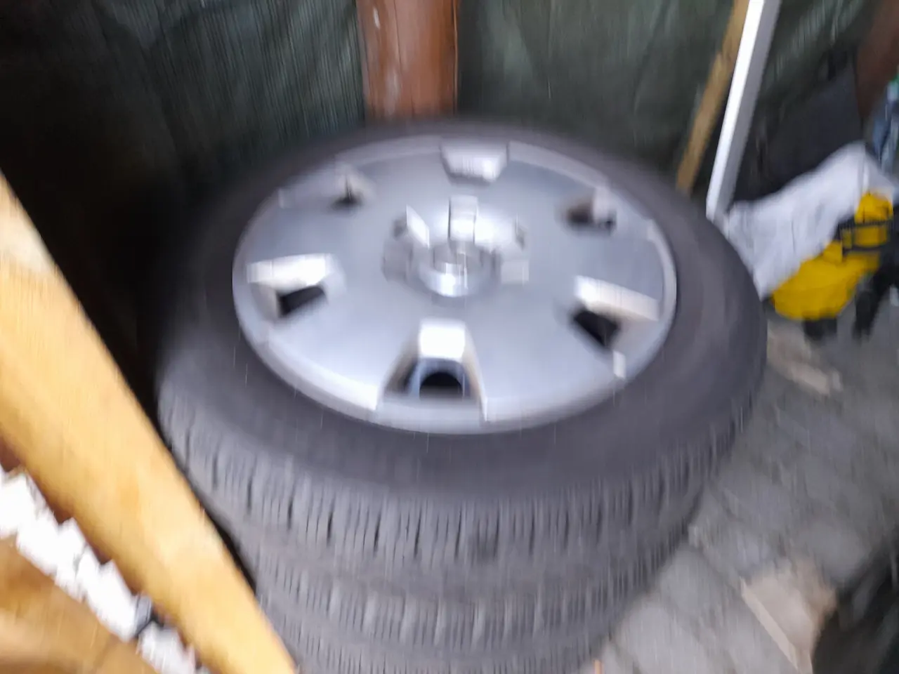 Billede 1 - opel astra vinterhjul 205 55 16 stålfælge+kapsler