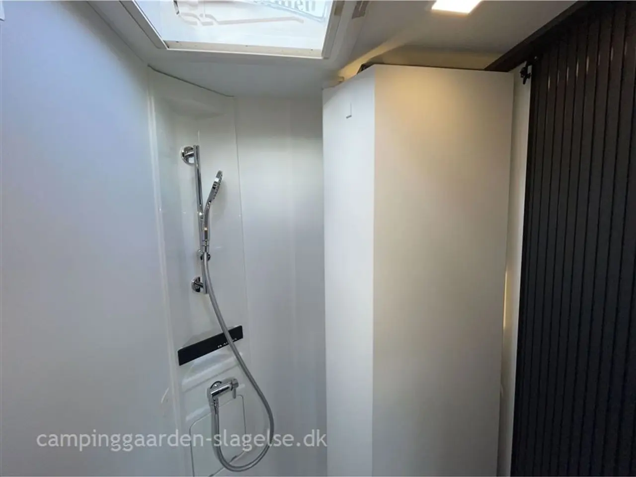 Billede 24 - 2027 - Adria Compact SL Select   Adria Compact SL Select – stor luksus i kompakt format
