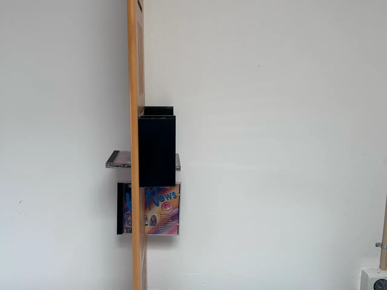 Billede 2 - C D holder Mistral. 