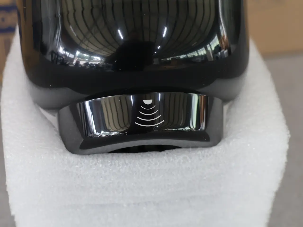 Billede 3 - 10 Stk Tork S4 sæbe dispensere m/sensor, sorte.