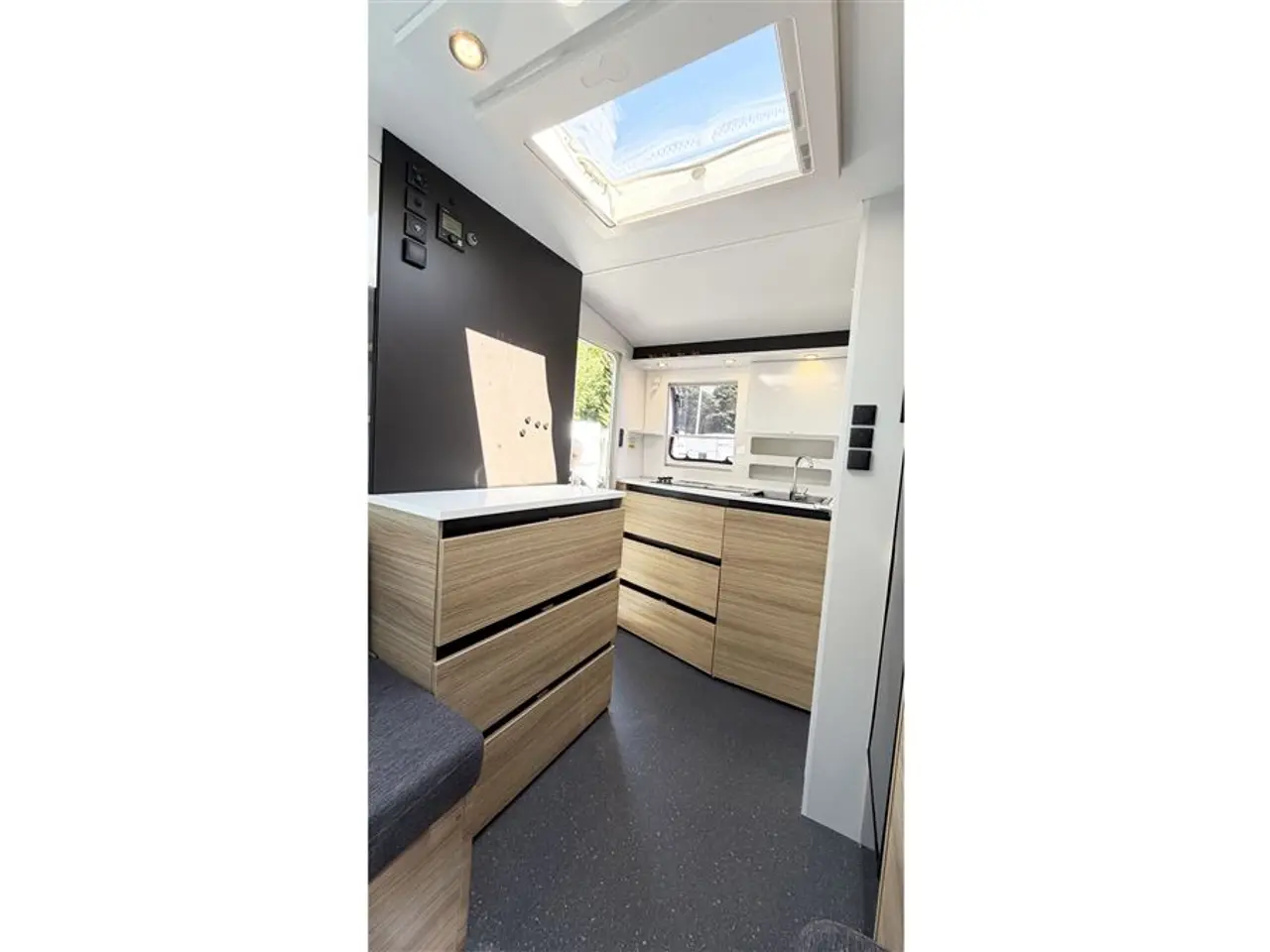 Billede 11 - 2021 - Adria Action 391 LH Enkeltsenge-Lamel-Gulvtemp.-VarioHeat-Mover-Telt