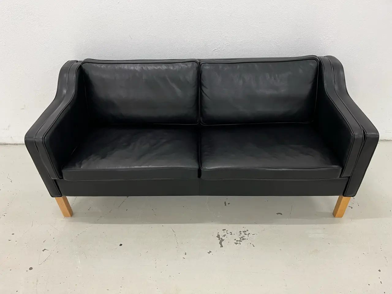 Billede 3 - Designer Mogens Hansen 2,5 Pers.Sofa sort premium 
