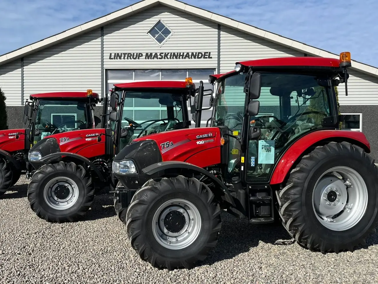 Billede 24 - Case IH Farmall 75 A Med frontlift og vendegear og brede hjul.