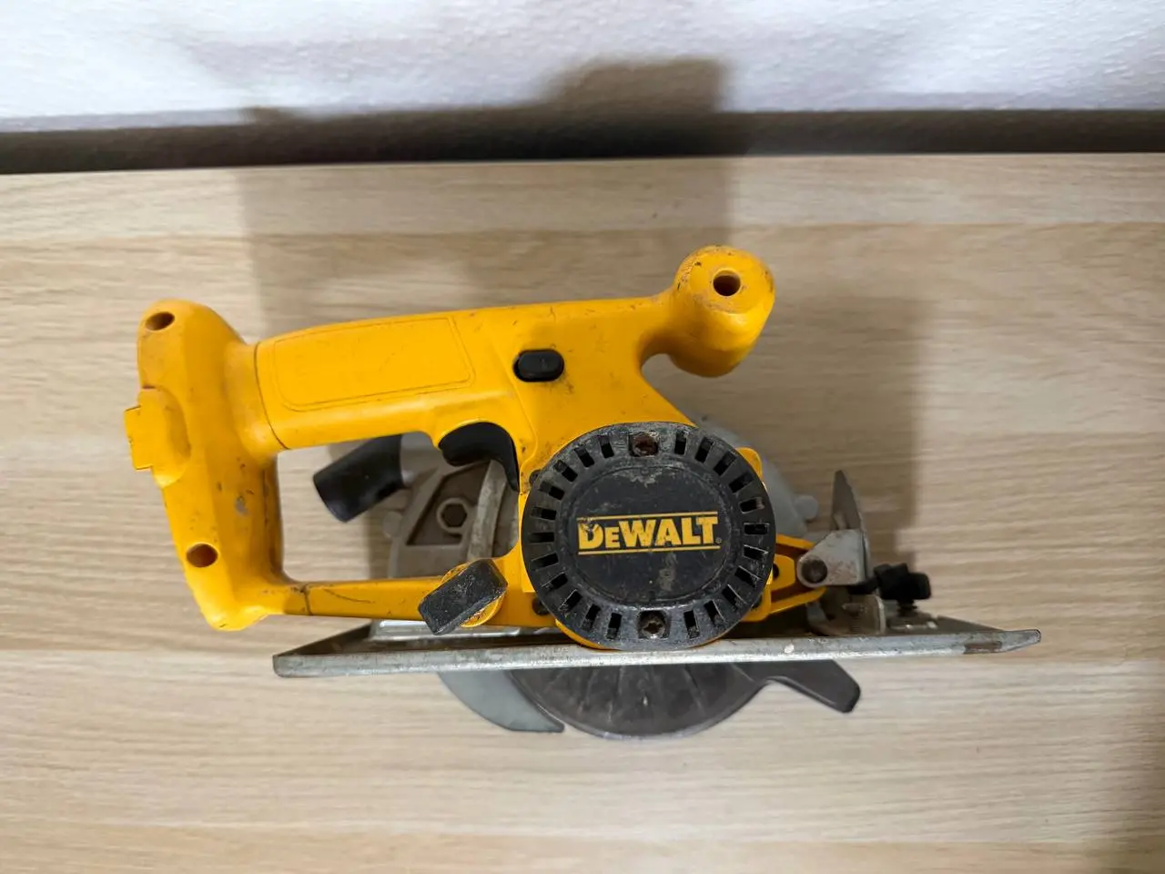 Billede 3 - DEWALT Rundsav DW936 med klinge - Uden batteri