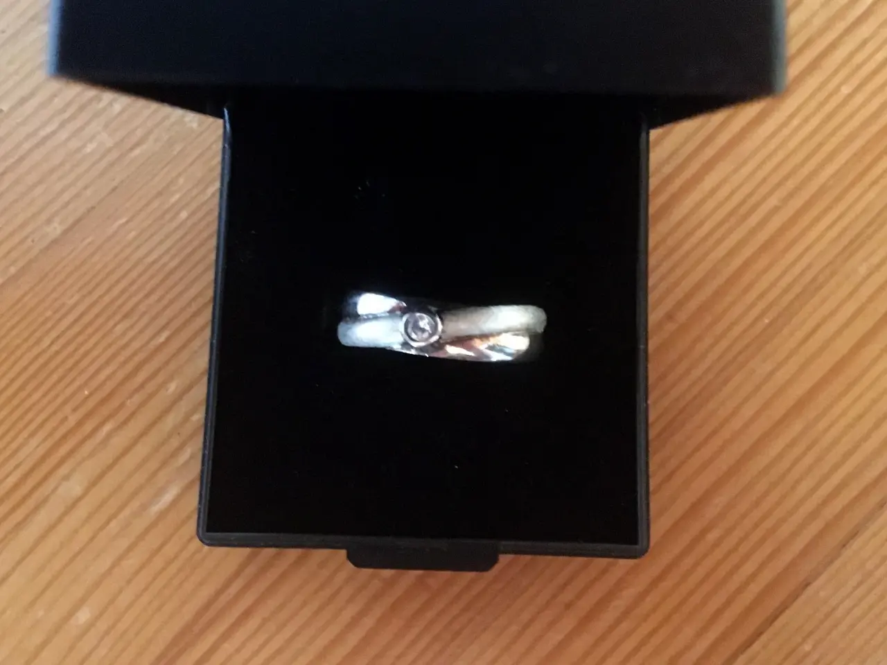 Billede 6 - Fingerring i sølv med hvid zirkon