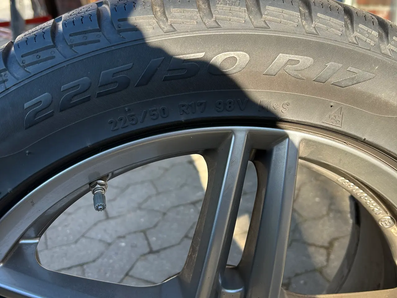 Billede 2 - Pirelli vinterdæk på 17” alufælg