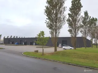Lager i flot nyere ejendom