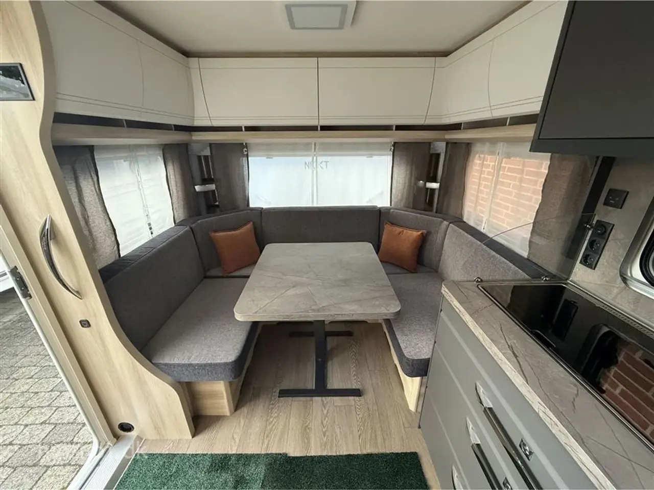Billede 12 - 2026 - Hobby De Luxe 460 UFe Dejlig vogn med rundsidegruppe og franskseng fra Hinshøj Caravan A/S