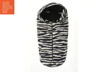 Zebra mønstret kørepose fra Molo (str. 91x48 cm)